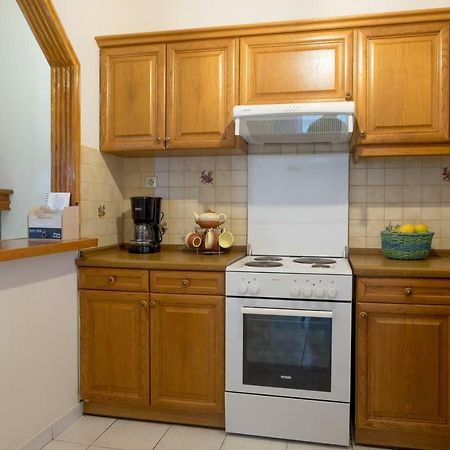 Thea Apartment Istron Екстериор снимка