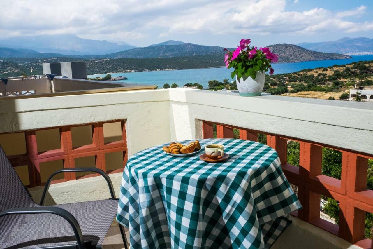 Thea Apartment Istron Екстериор снимка