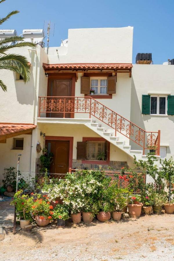 Thea Apartment Istron Екстериор снимка