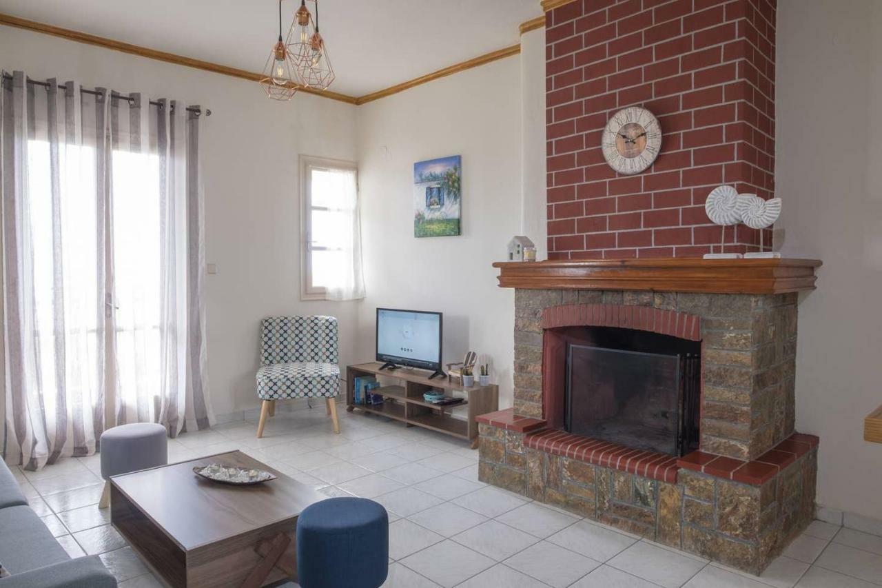 Thea Apartment Istron Екстериор снимка